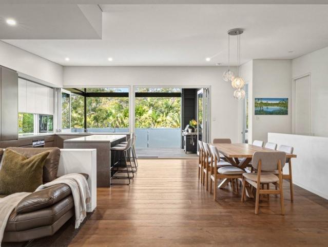 Sophisticated Family Living in a Premier Gymea Bay Setting