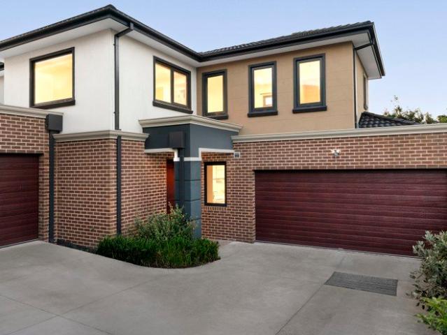 Sophisticated Family Living in a Prestigious Education Precinct