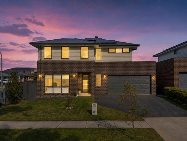 Sophisticated Family Living in a Prime Lifestyle Location