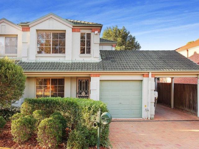 Sophisticated Family Living in an Exceptional Beaumont Hills Setting