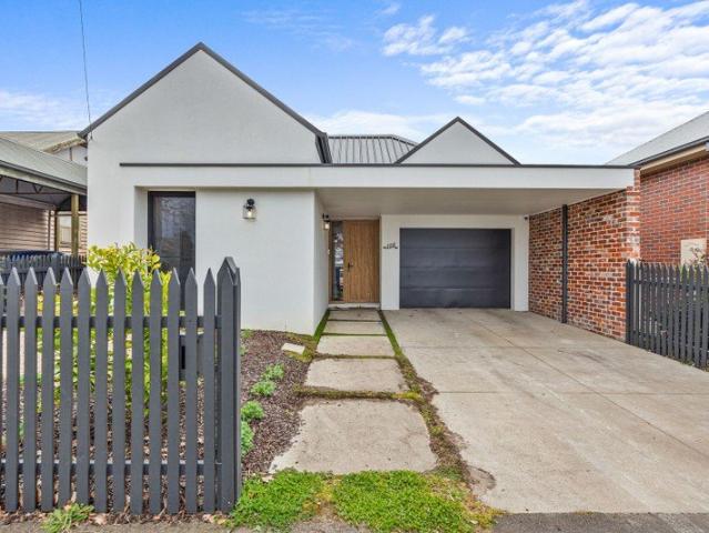 Sophisticated Family Living in Prestigious Soldiers Hill