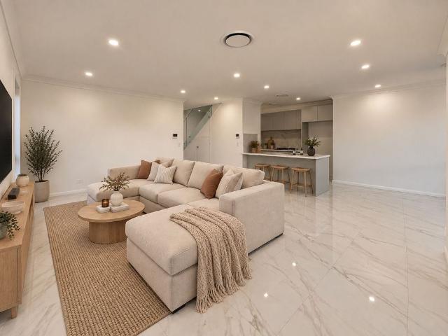 Sophisticated Family Living in the Heart of Menangle Park