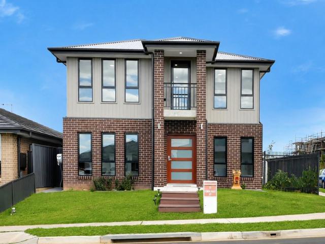 Sophisticated Family Living in the Heart of Austral