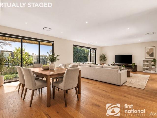 Sophisticated Family Living in the Heart of Kew
