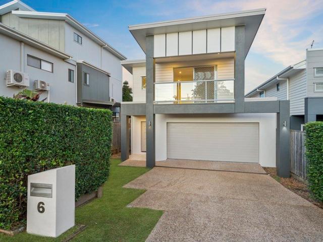 Sophisticated Family Living in the Heart of Wellington Point