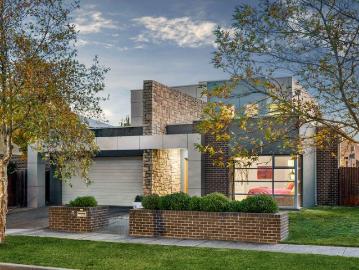 Sophisticated Family Living in the Prestigious Insignia Estate