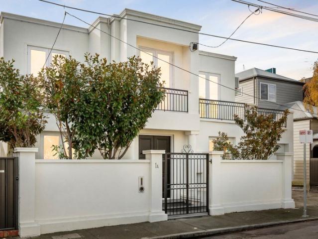 Sophisticated Family Living Moments from Fawkner Park