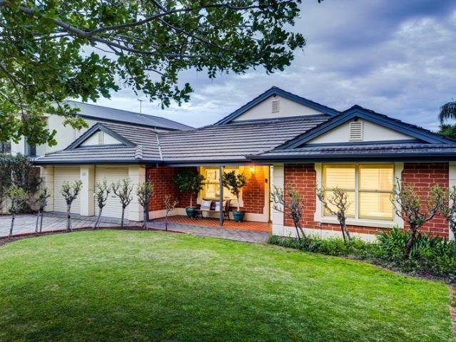 Sophisticated Family Living with an Entertainer's Heart