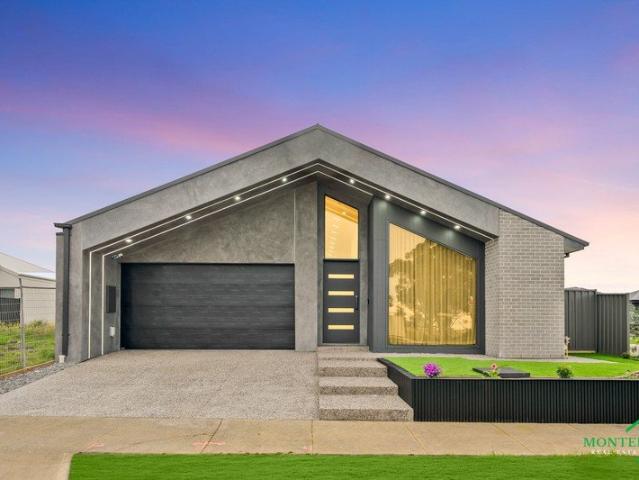 Sophisticated Family Living with Architectural Elegance