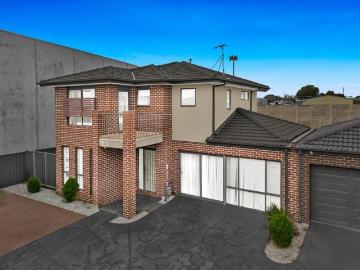 Sophisticated Family Living with Exceptional Space & Flexibility