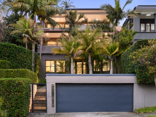 Sophisticated Family Living with Middle Harbour Views