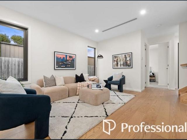 Sophisticated Family Living with Space, Style & Seamless Entertaining