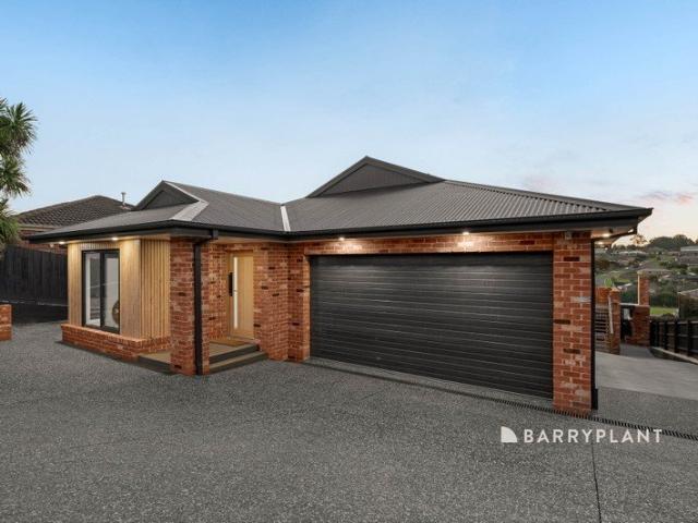 Sophisticated Family Luxury with Incredible Views & a Self Contained Retreat