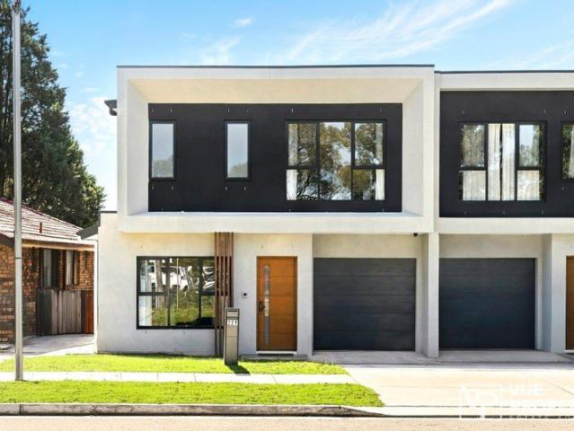 Sophisticated Five Bedroom Residence Designed for Modern Family Living