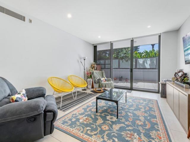 Sophisticated Garden Apartment in a Prime Eastgardens Location