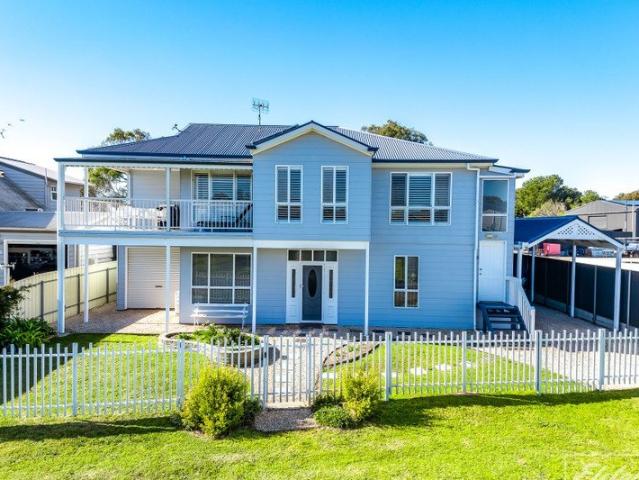 Sophisticated Hamptons Inspired Living