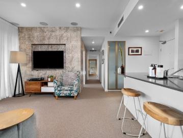 Sophisticated Harbourside Penthouse!