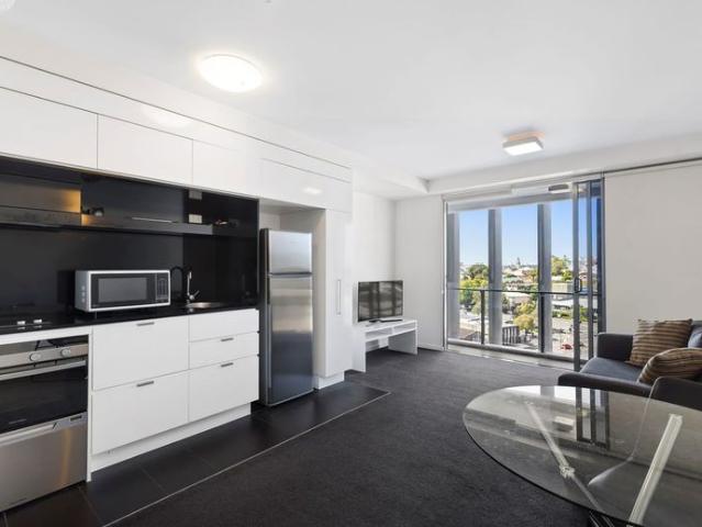 Sophisticated Inner City Living Fully Furnished