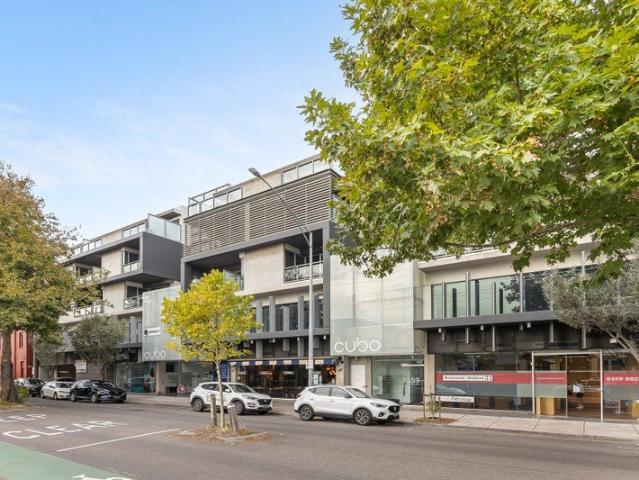 Sophisticated Inner City Living in a Coveted Richmond Pocket
