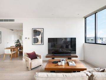 Sophisticated inner city living in a boutique complex