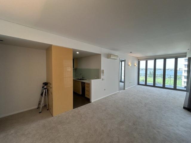 Sophisticated Inner City Living with Views!