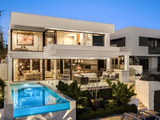 Sophisticated Luxury, Unsurpassed Quality and an Exceptional Calibre of Waterfront Living