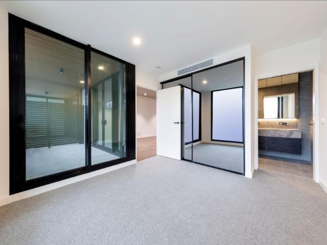 Sophisticated Luxury in a Prestigious Setting