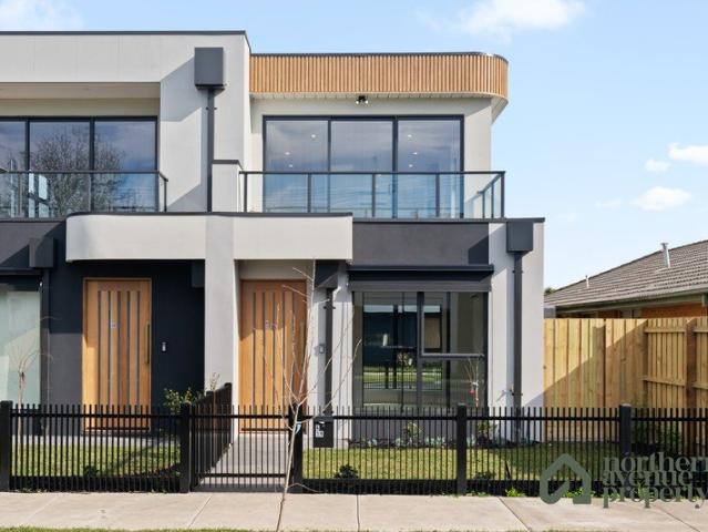 SOPHISTICATED LUXURY LIVING IN HEIDELBERG WEST