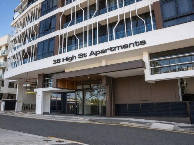 Sophisticated Lifestyle Living in the Heart of Toowong