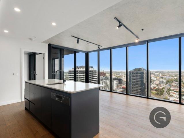 Top Floor Sophistication With City Fringe Appeal