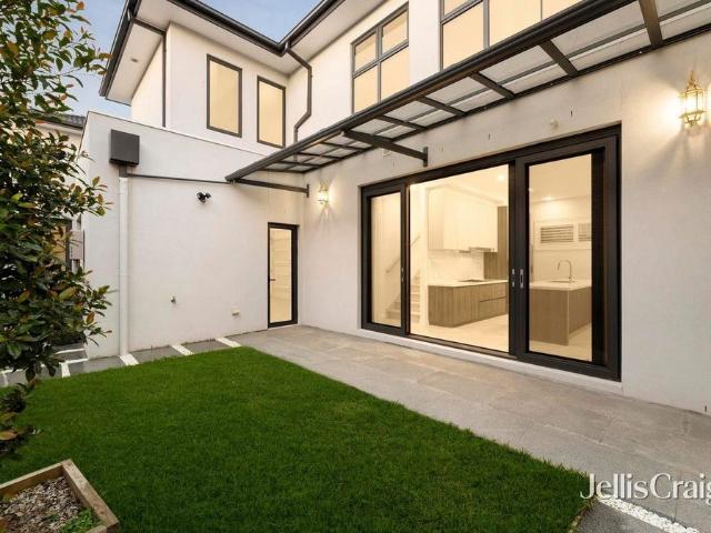 Sophisticated Living with Designer Finishes & Exceptional Space