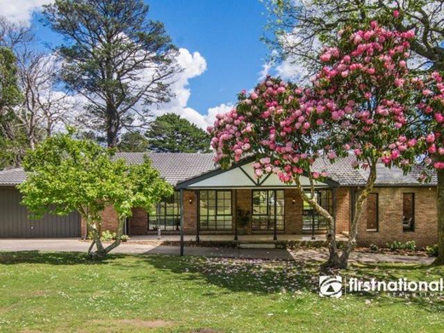 SOPHISTICATED LIVING WITH PANORAMIC CITY VIEWS