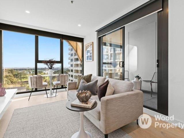 Sophisticated Living with Spectacular Views