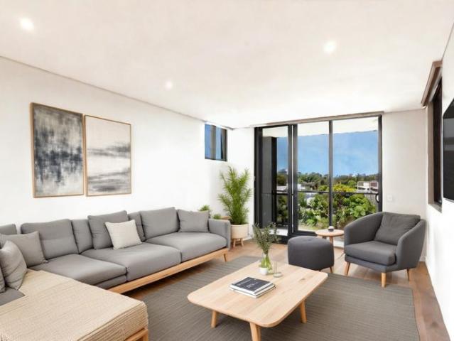 Sophisticated Living with Uninterrupted Water & Park Views
