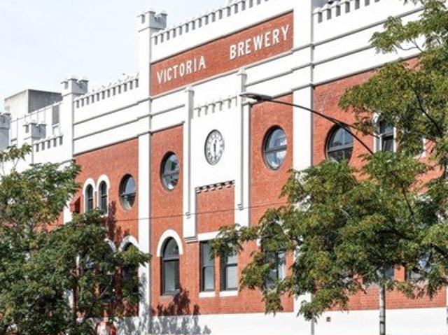 SOPHISTICATED LIVING IN THE HEART OF EAST MELBOURNE