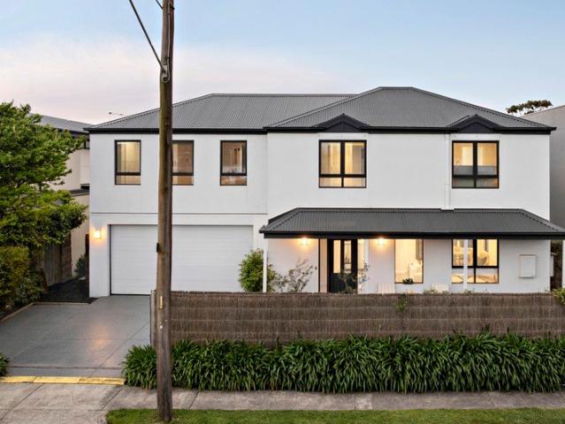 Sophisticated Living in The Heart of Mornington