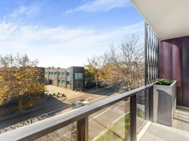 Sophisticated Living in the Heart of Surrey Hills