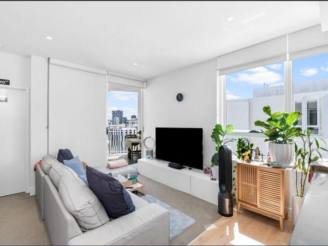 Sophisticated Living in the Heart of West End