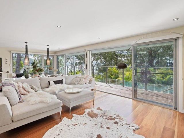 Sophisticated Living Spectacular Entertaining
