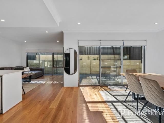 Double Storey Sophistication in Bassendean!