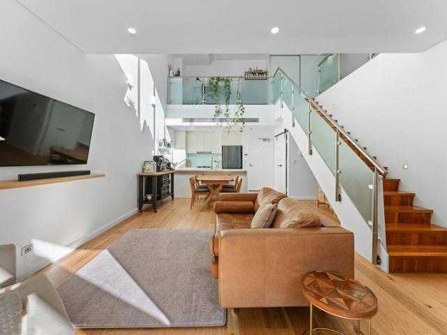 Sophisticated Loft Style Living with Exceptional Outdoor Space