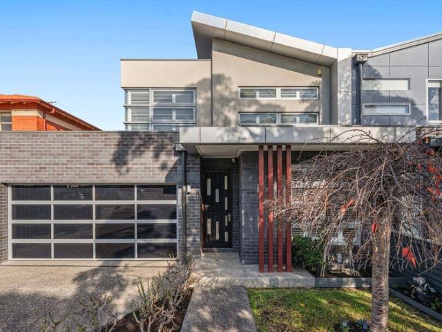 Sophisticated Low Maintenance Living in a Premier Strathmore Address