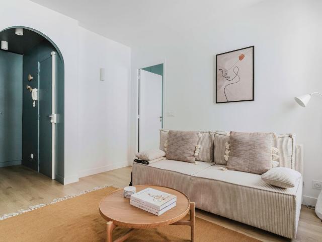 Sophisticated Paris Studio: Move In Ready Today!, Paris Amsterdam Apartments for Rent