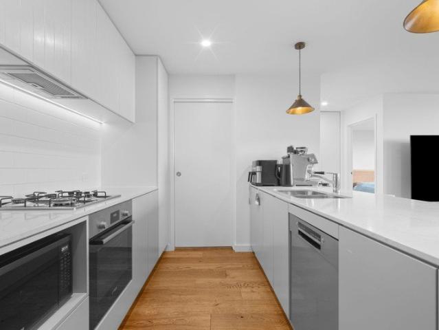Sophisticated Penthouse Living in the Heart of Robina