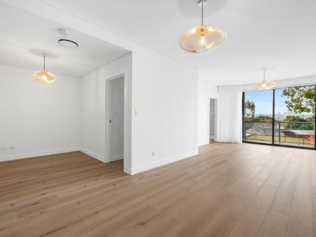 Sophisticated Renovated Apartment with Study