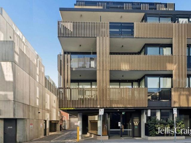 Sophisticated Sanctuary Steps from Chapel Street