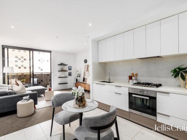 Sophisticated secure living, majestic views