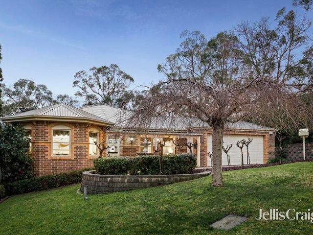 Sophisticated single level charm, idyllic Barnsdale Forest setting
