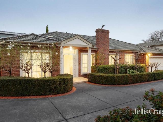 Sophisticated Single Level Living with Timeless Appeal