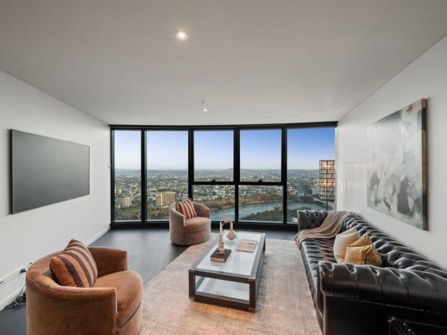 Sophisticated Sky High Living with Spectacular River and City Views